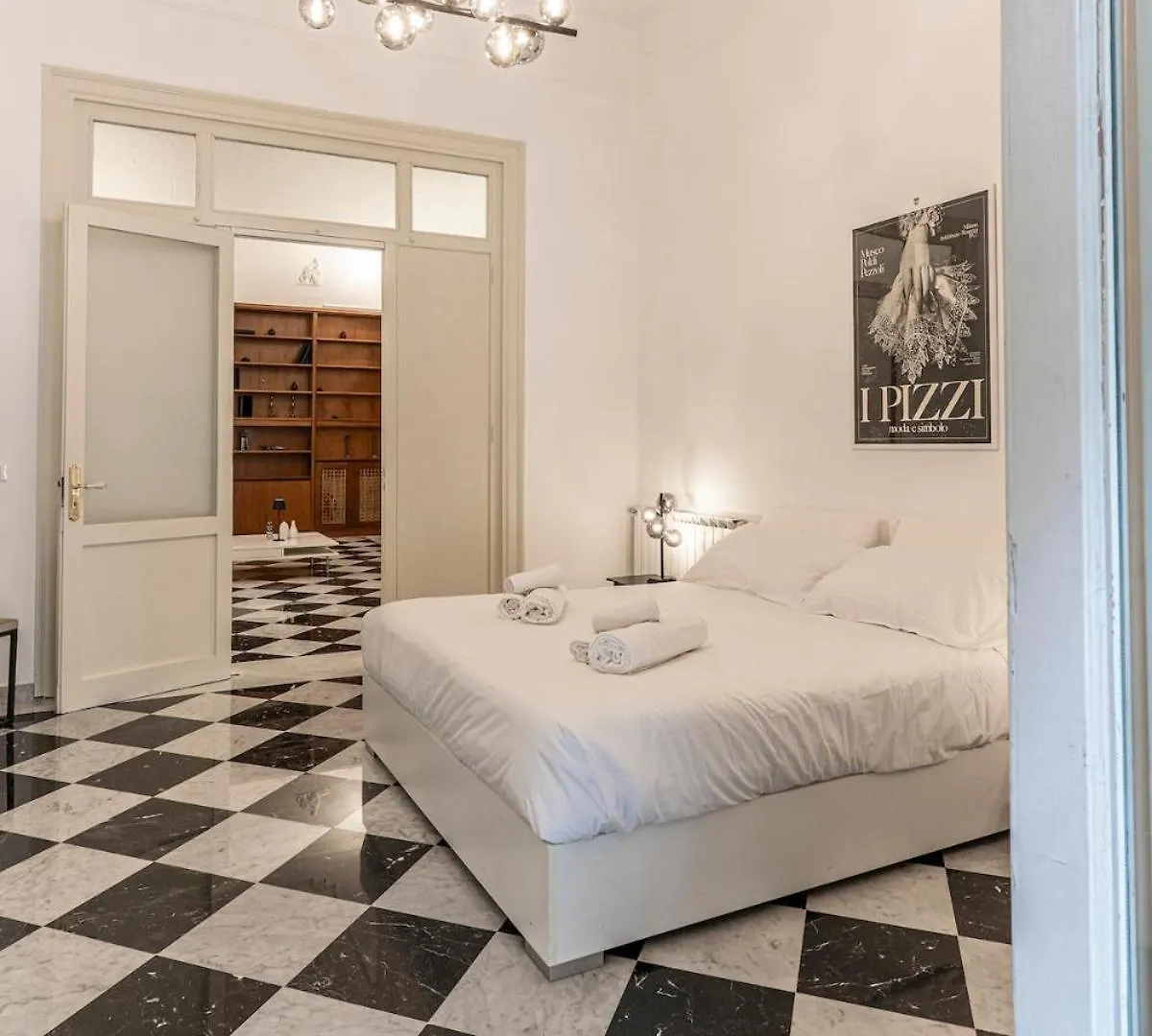 Large Two-Room Apartment Within Walking Distance Of The Teatro Massimo Palermo