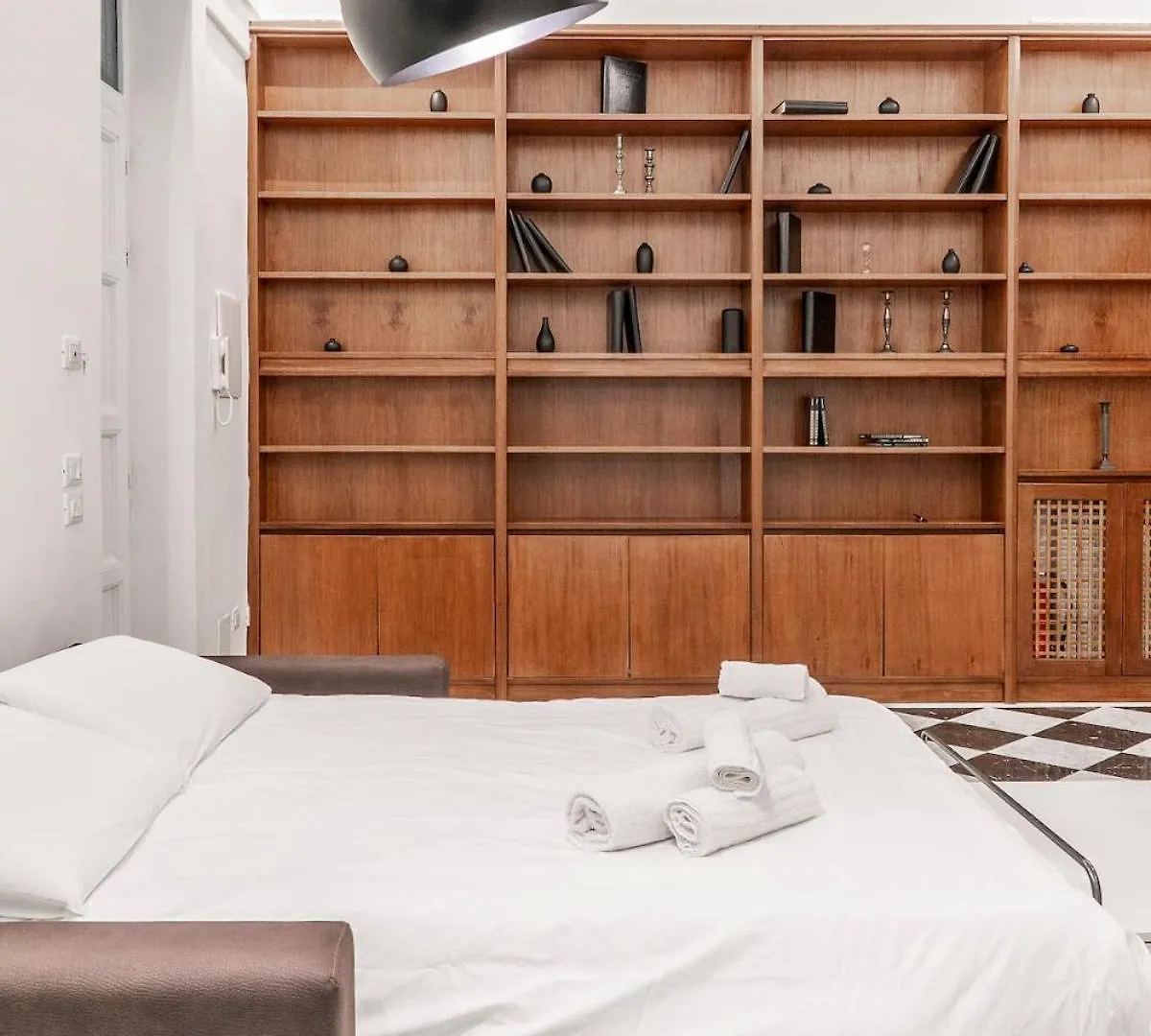 Large Two-Room Apartment Within Walking Distance Of The Teatro Massimo 팔레르모